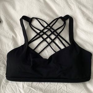 Lululemon Free to Be Bra Size 6